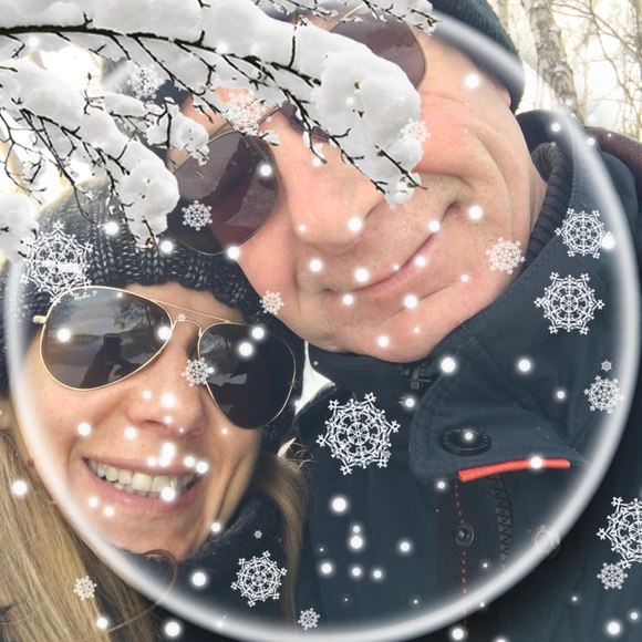 Poshmark profile picture for @izzy